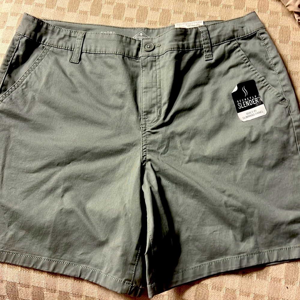 NWT size 12 St John’s Bay shorts